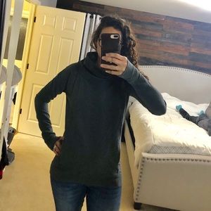 Lululemon size 6 hoodie